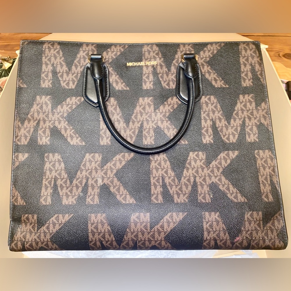 Michael Kors Everly Tote